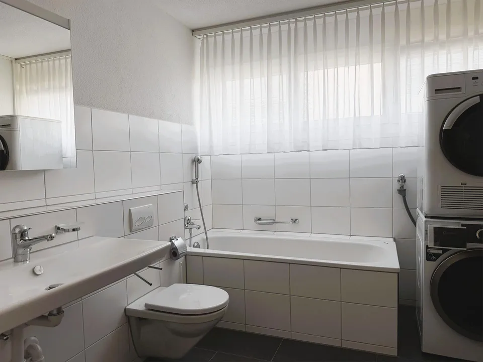 Grosszügige, sehr gepflegte Wohnung, an guter Verkehrslage im Oberdorf