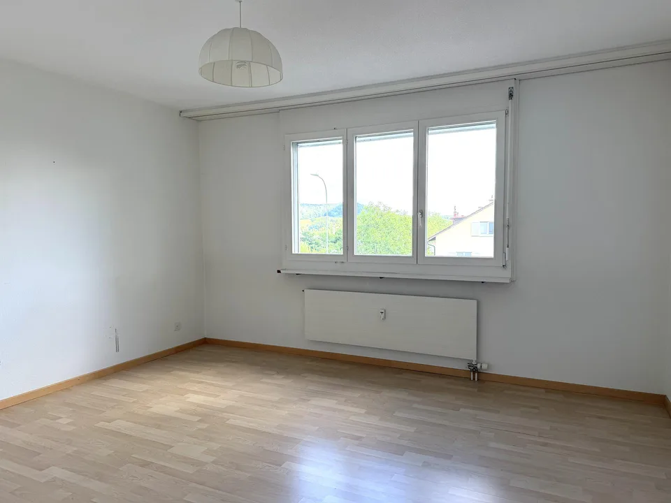 Grosszügige, sehr gepflegte Wohnung, an guter Verkehrslage im Oberdorf
