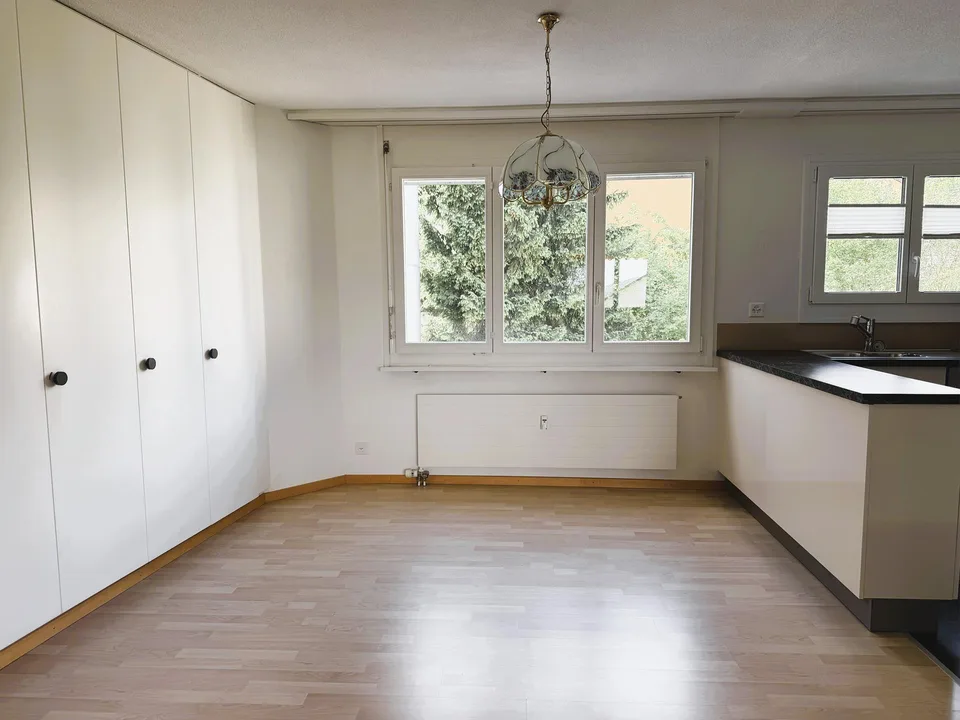 Grosszügige, sehr gepflegte Wohnung, an guter Verkehrslage im Oberdorf