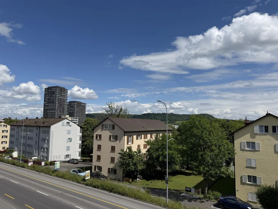 Grosszügige, sehr gepflegte Wohnung, an guter Verkehrslage im Oberdorf