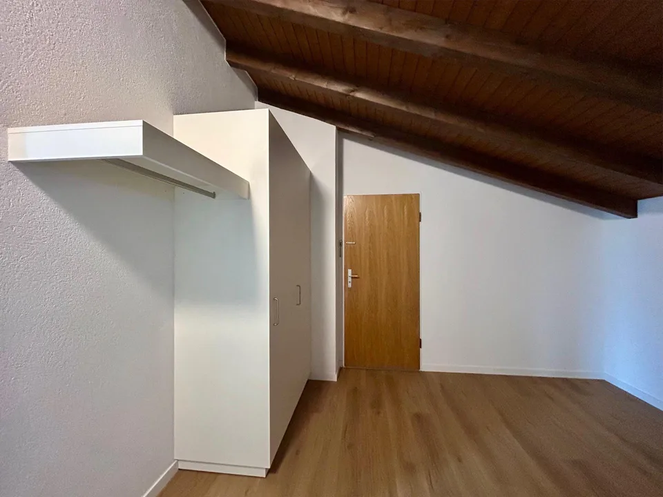 helle Dachwohnung mit sonniger Terrasse