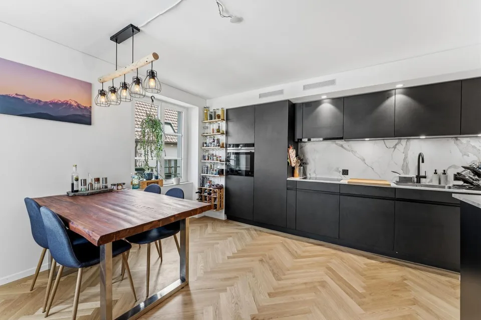 3 ½ Zimmer-Wohnung, 8103 Unterengstringen