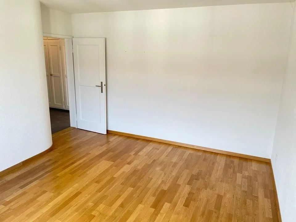 MODERNE WOHNUNG - TOP ERSCHLOSSEN!