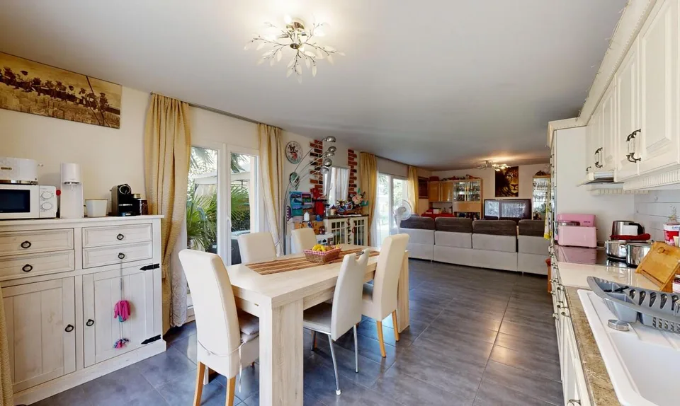 Casa a schiera familiare con giardino e mansarda convertibile ad Aigle – foto 10 di 11
