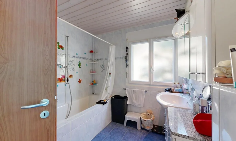 Casa a schiera familiare con giardino e mansarda convertibile ad Aigle – foto 7 di 11