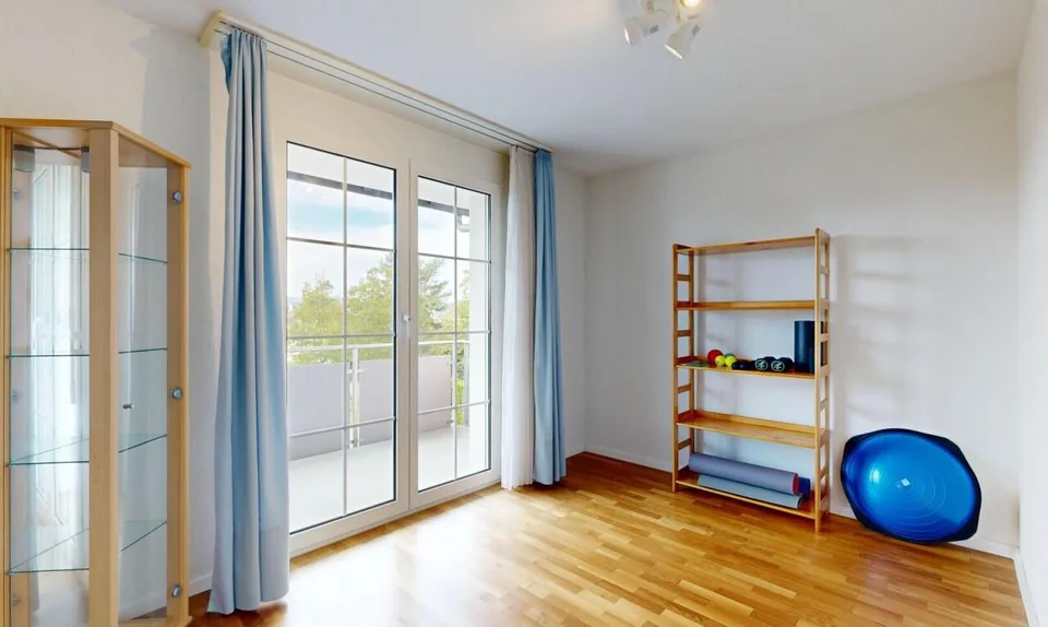 Casa bifamiliare di 6,5 locali ben tenuta con ampio giardino a Otelfingen – foto 5 di 11