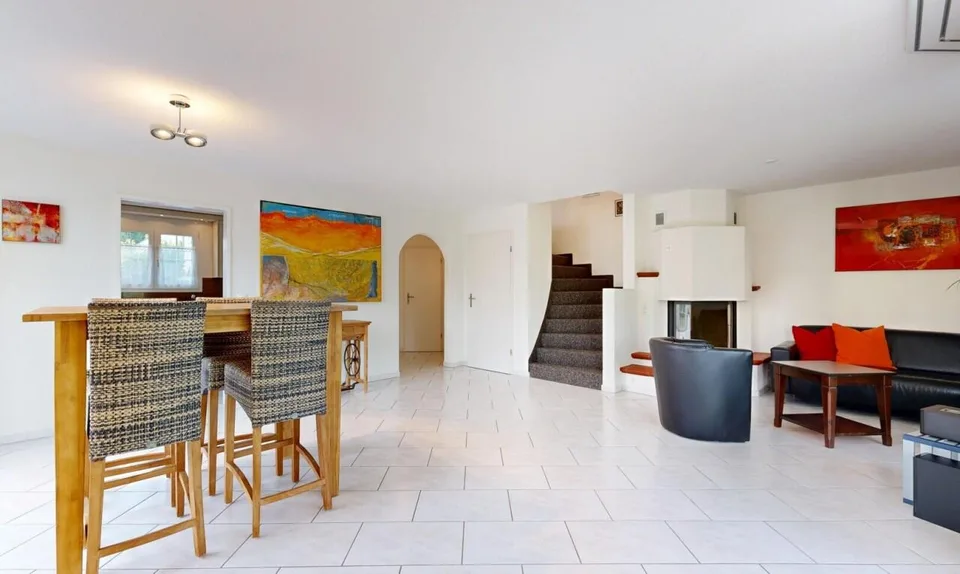 Casa bifamiliare di 6,5 locali ben tenuta con ampio giardino a Otelfingen – foto 3 di 11