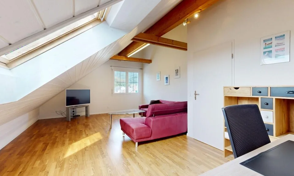 Casa bifamiliare di 6,5 locali ben tenuta con ampio giardino a Otelfingen – foto 10 di 11