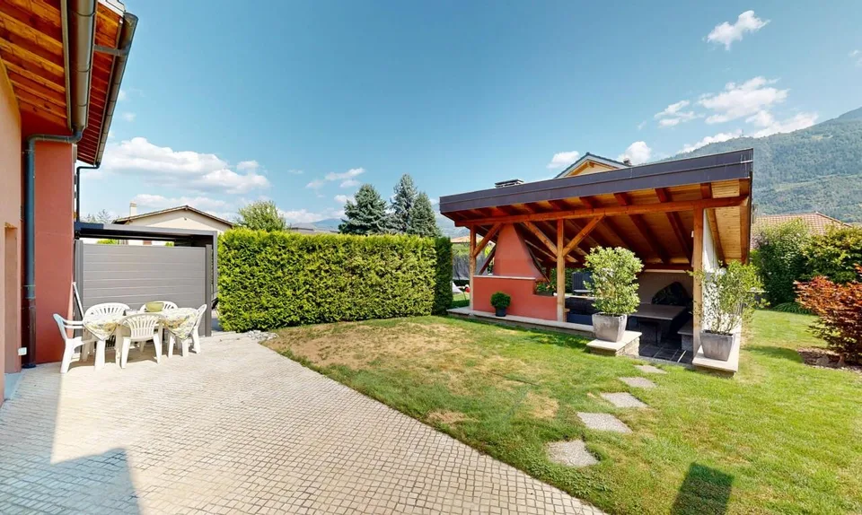 4-Zimmer-Haus mit privatem Garten und Mezzanin – Foto 8 von 11