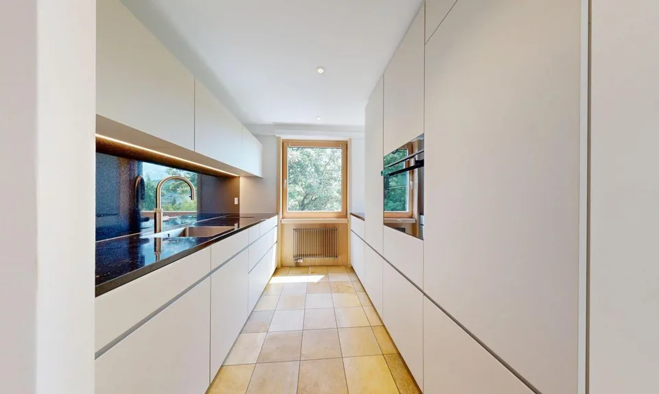 6.5 Zimmer Terrassenwohnung mit 189 m² Aussenfläche und Weitsicht – Foto 3 von 11