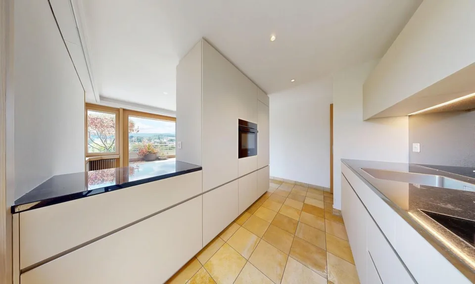 6.5 Zimmer Terrassenwohnung mit 189 m² Aussenfläche und Weitsicht – Foto 5 von 11