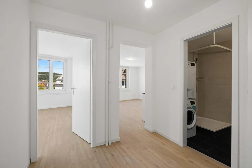Living in the heart of Dietikon, modern, central, and with a sunny balcony