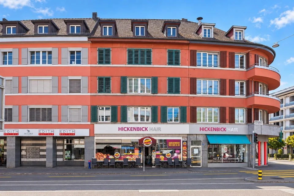 Living in the heart of Dietikon, modern, central, and with a sunny balcony