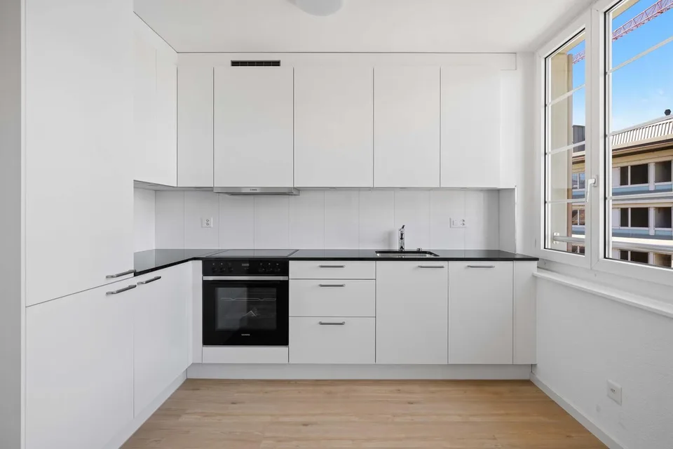 Living in the heart of Dietikon, modern, central, and with a sunny balcony