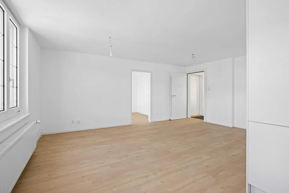 Living in the heart of Dietikon, modern, central, and with a sunny balcony