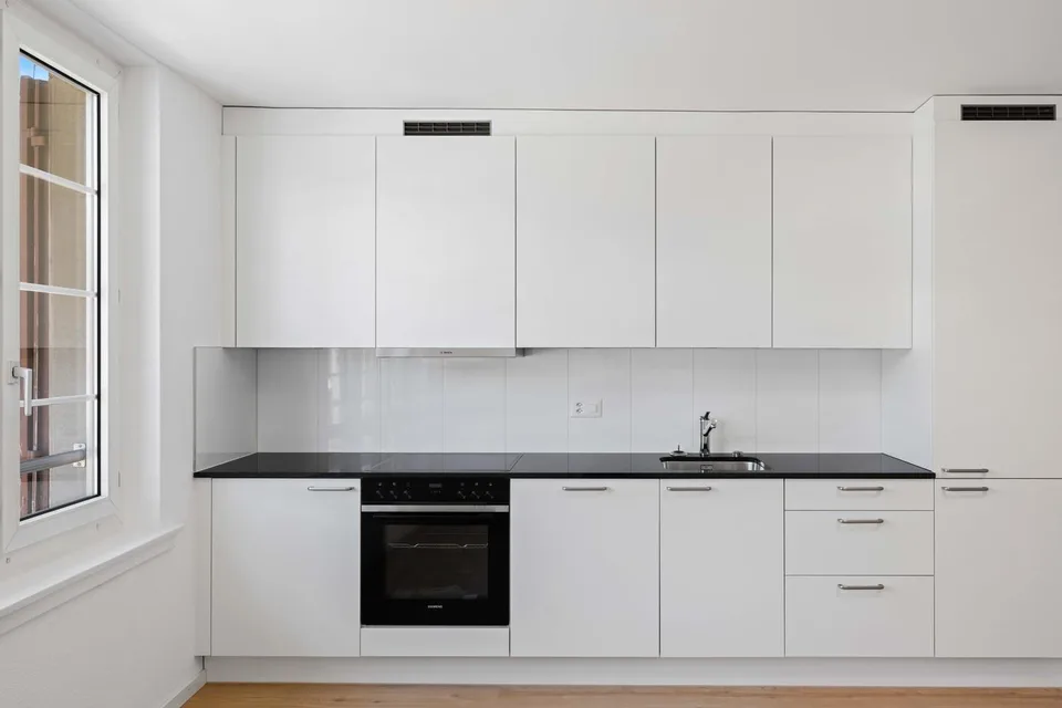 Living in the heart of Dietikon, modern, central, and with a sunny balcony