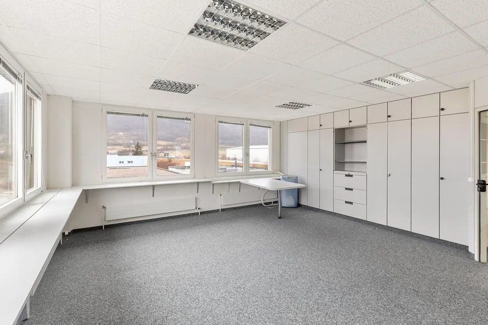 Seltene Kombination aus Büro und Lager an einem Standort – Foto 5 von 13