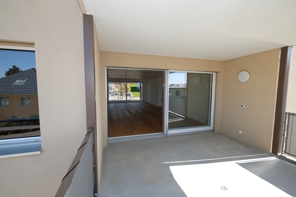 Moderne, grosszügige 4.5 Dachwohnung an ruhiger Lage – Foto 3 von 11