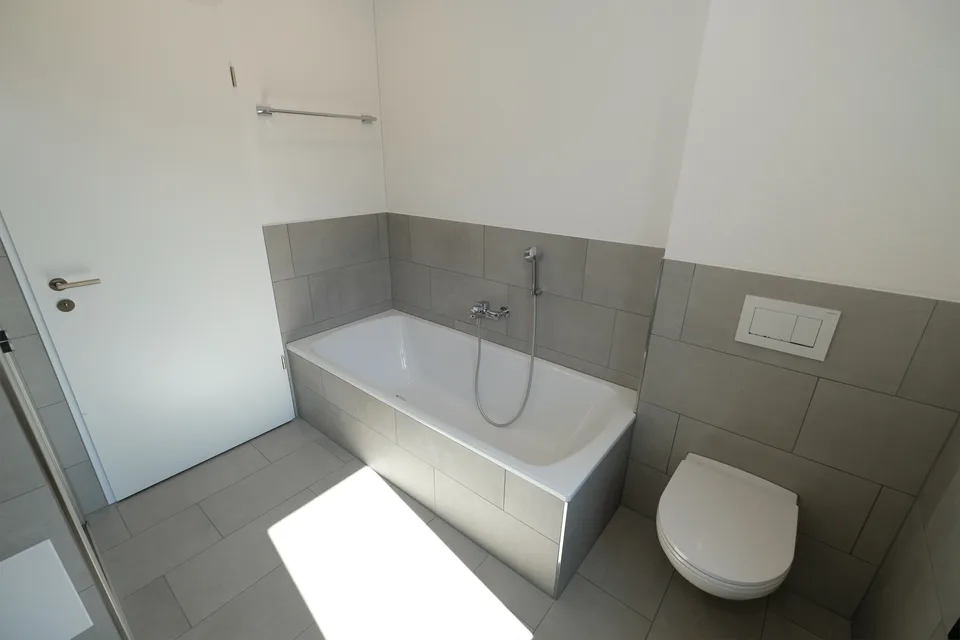 Moderne, grosszügige 4.5 Dachwohnung an ruhiger Lage – Foto 8 von 11