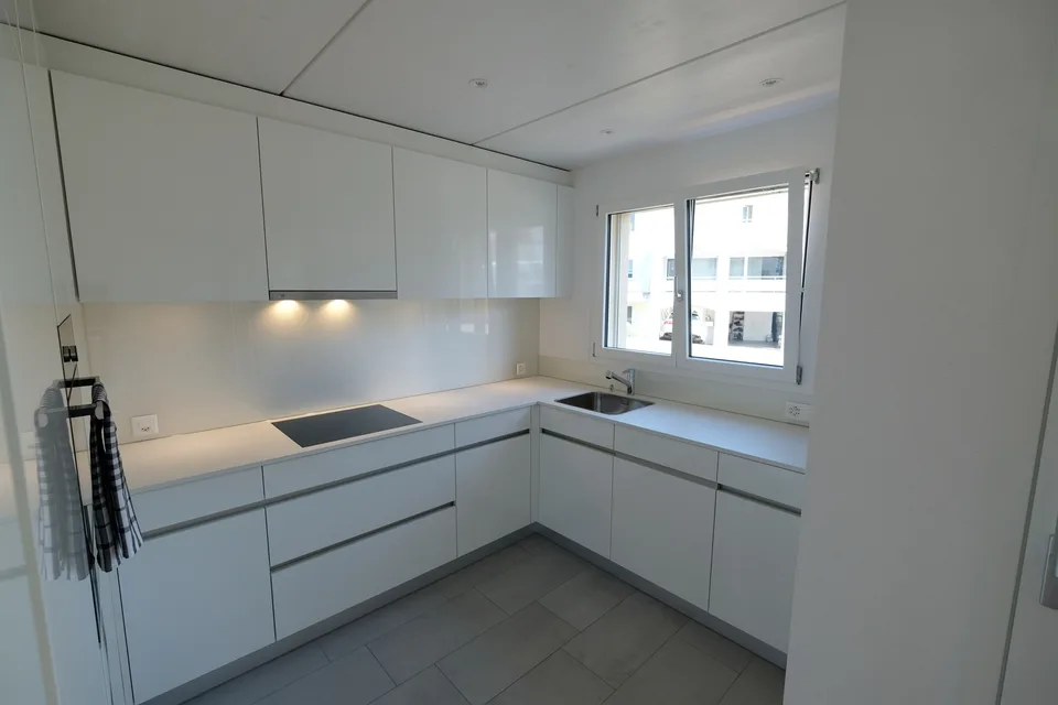 Moderne, grosszügige 4.5 Dachwohnung an ruhiger Lage – Foto 5 von 11