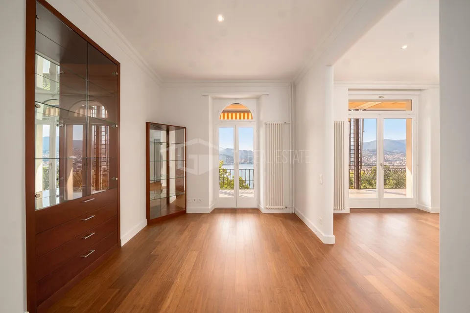 ELEGANTE APPARTAMENTO DI 5.5 LOCALI CON SPETTACOLARE VISTA LAGO | E...