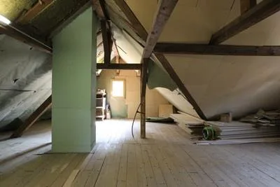 Romantische Dachwohnung mit grossem, isoliertem Dachgeschoss
