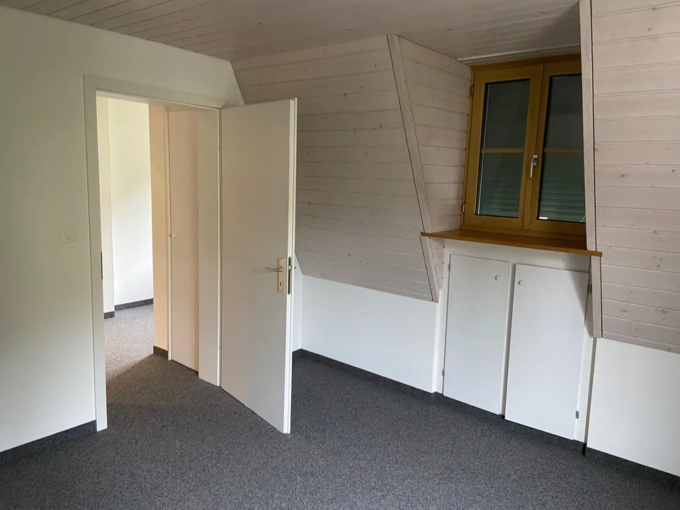 Romantische Dachwohnung mit grossem, isoliertem Dachgeschoss