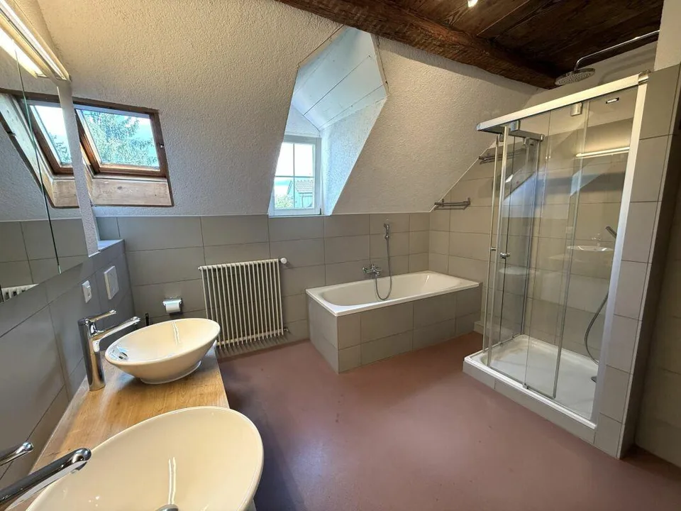 5 1/2 Zimmer-Einfamilienhaus mit Loggia und Terrasse – Foto 8 von 12