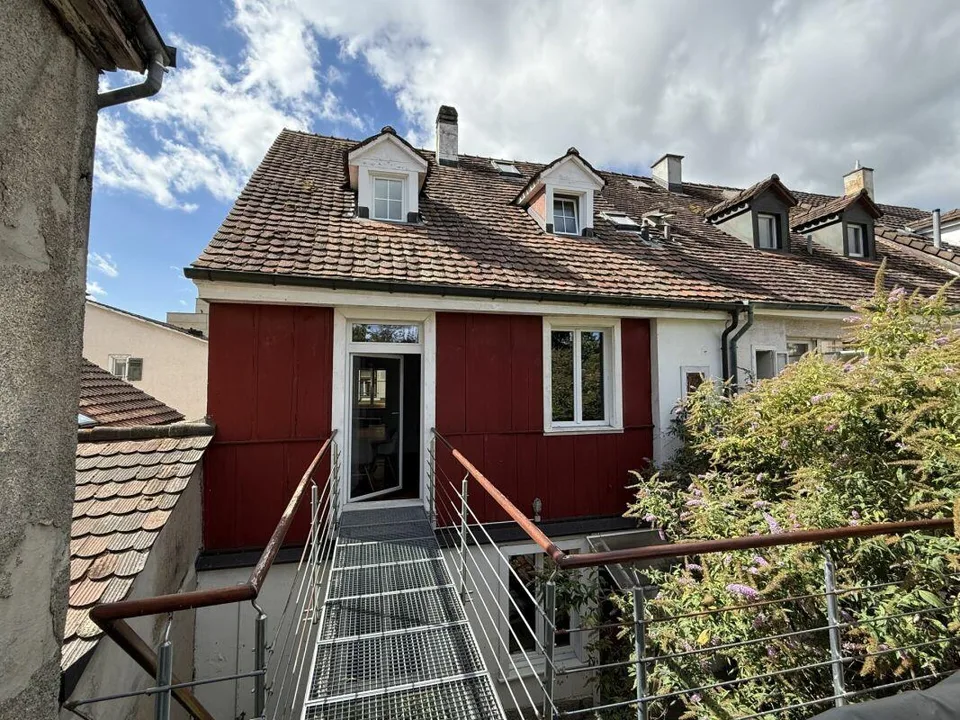 5 1/2 Zimmer-Einfamilienhaus mit Loggia und Terrasse – Foto 10 von 12