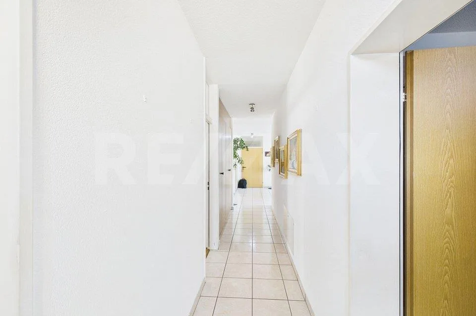 3 ½ locali luminoso con terrazza in zona comoda e residenziale – Foto 11 von 13