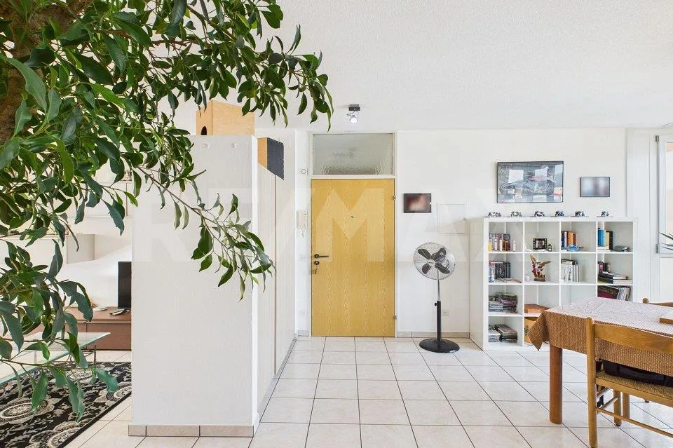 3 ½ locali luminoso con terrazza in zona comoda e residenziale – Foto 10 von 13