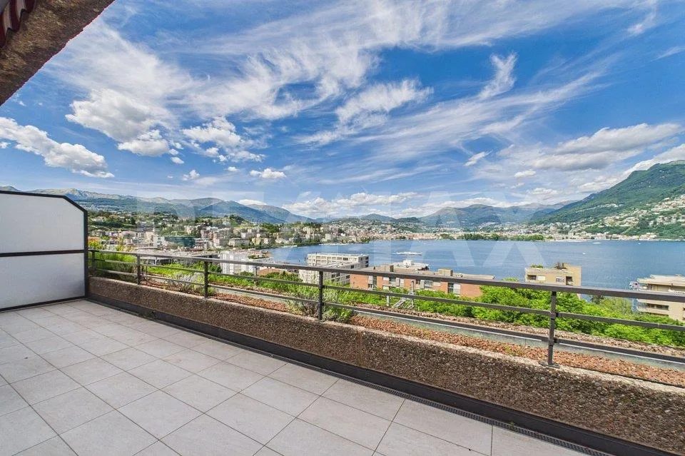 Vista mozzafiato sul golfo di Lugano elegante appartamento con terrazza – Foto 6 von 13