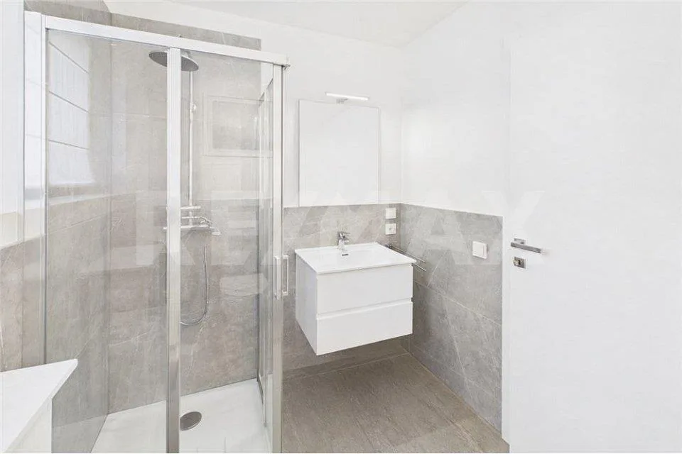 Moderno appartamento con giardino a Massagno – comfort e privacy – Foto 12 von 13