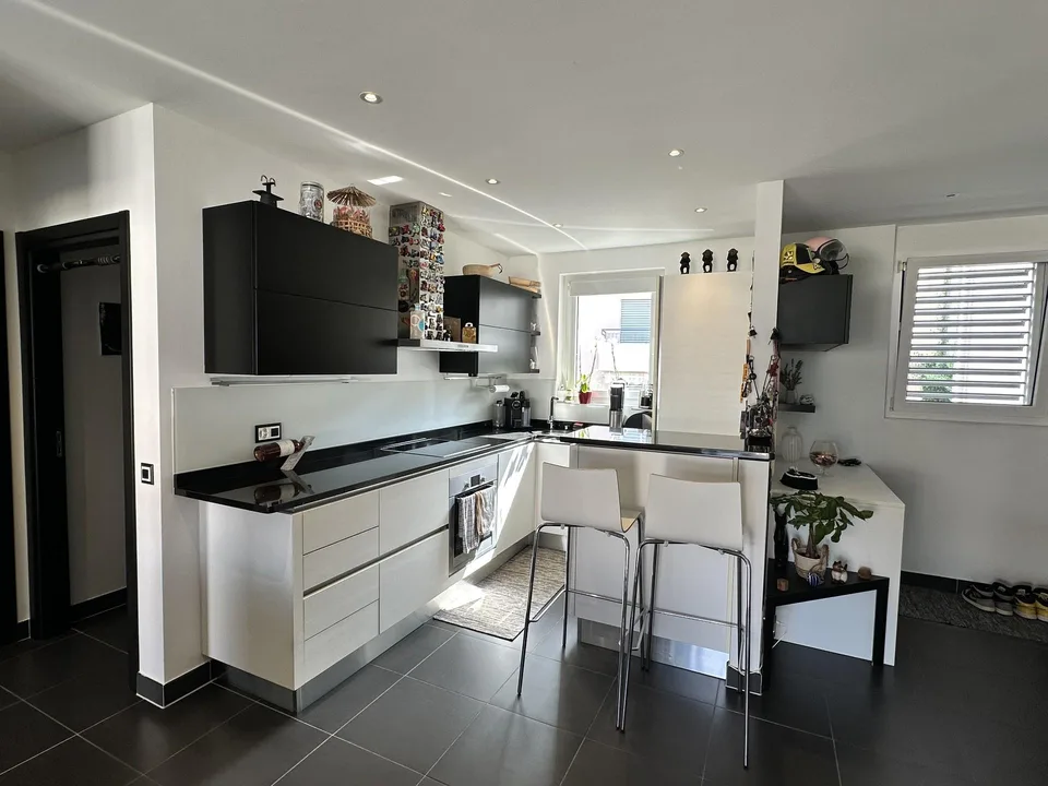 CURATO E MODERNO 3.5 A VILLA LUGANESE CON GRANDE TERRAZZA – photo 5 sur 16