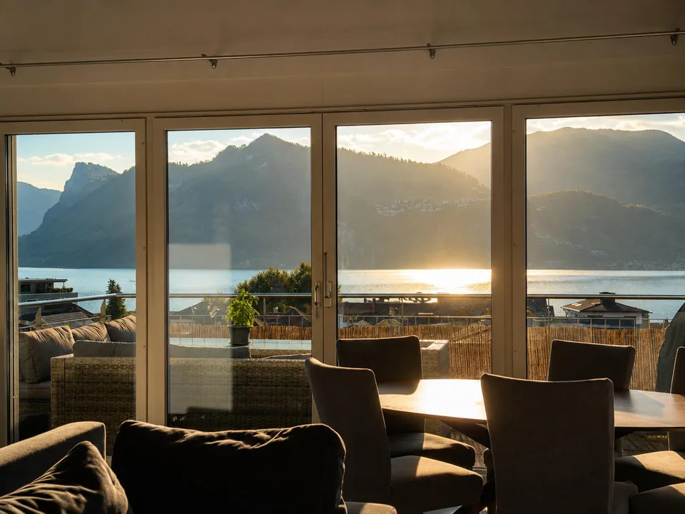 Maison multifamiliale bien entretenue avec vue dégagée – photo 2 sur 10