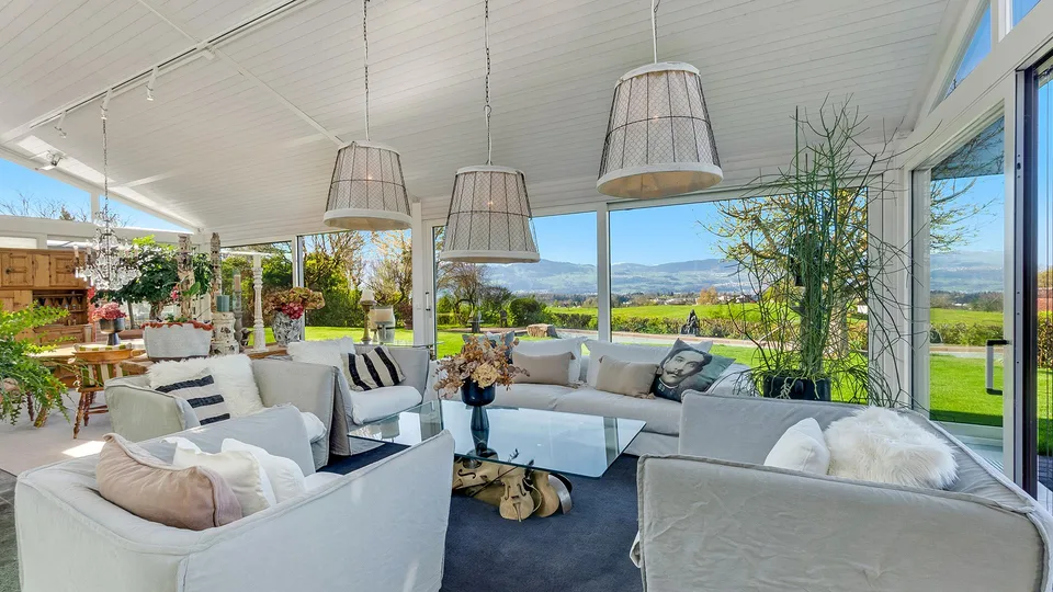 Rareté avec nature pure : Villa élégante dans un paysage phénoménal – photo 3 sur 4