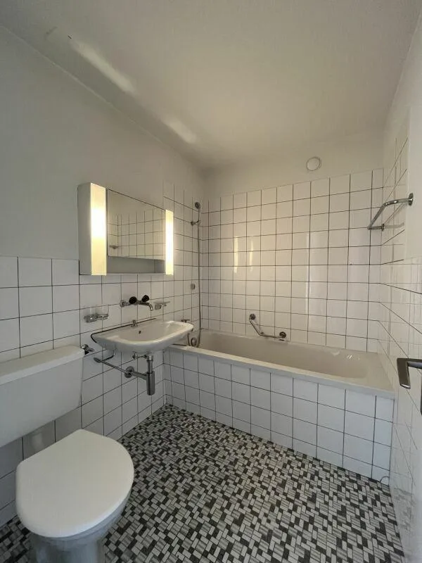 Preiswerte Wohnung mit Balkon an ruhiger Lage