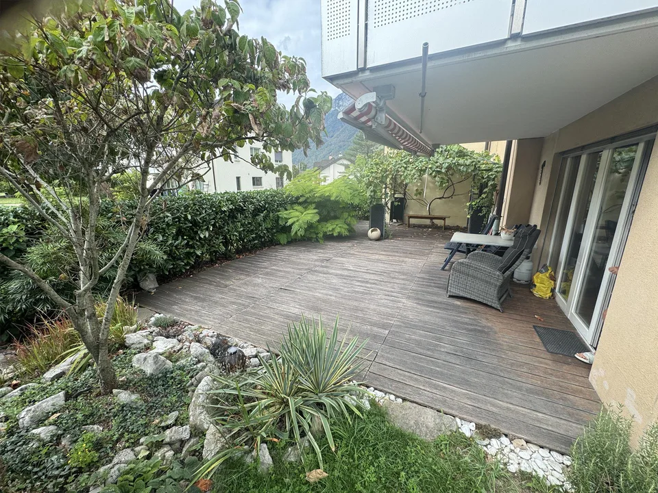 Grosszügige 2,5 Zimmer Wohnung mit Gartensitzplatz