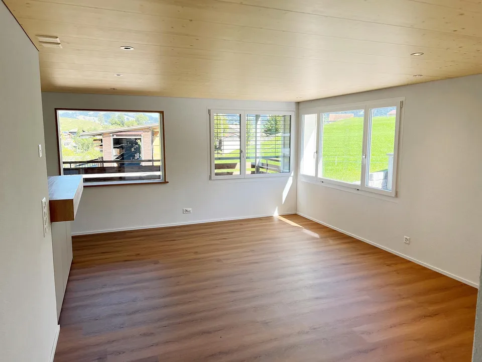 Neu renovierte, helle Wohnung mit hohem Ausbaustandard