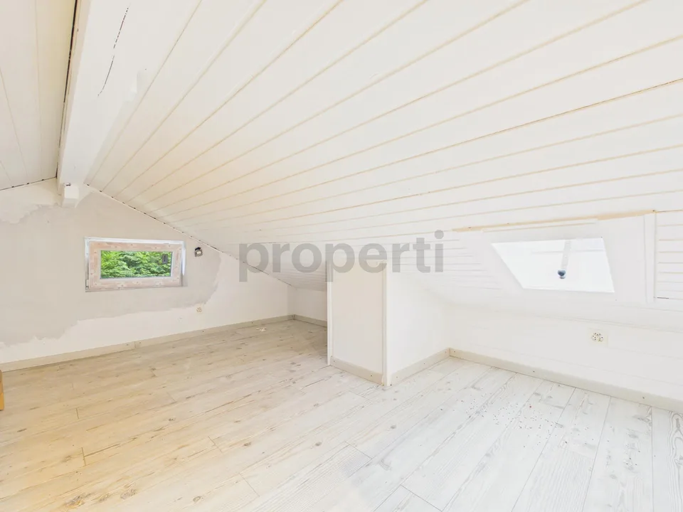 Authentic charm of wood, modern finishes, and terrace on the edge of greenery – photo 7 of 24