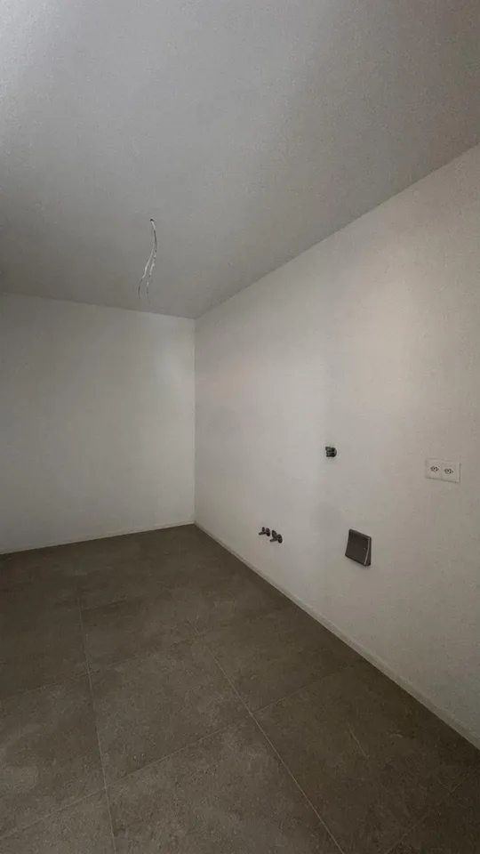 Neubau: Elegant ausgestattete 2.5-Zimmer-Wohnung in Biasca – Foto 6 von 7