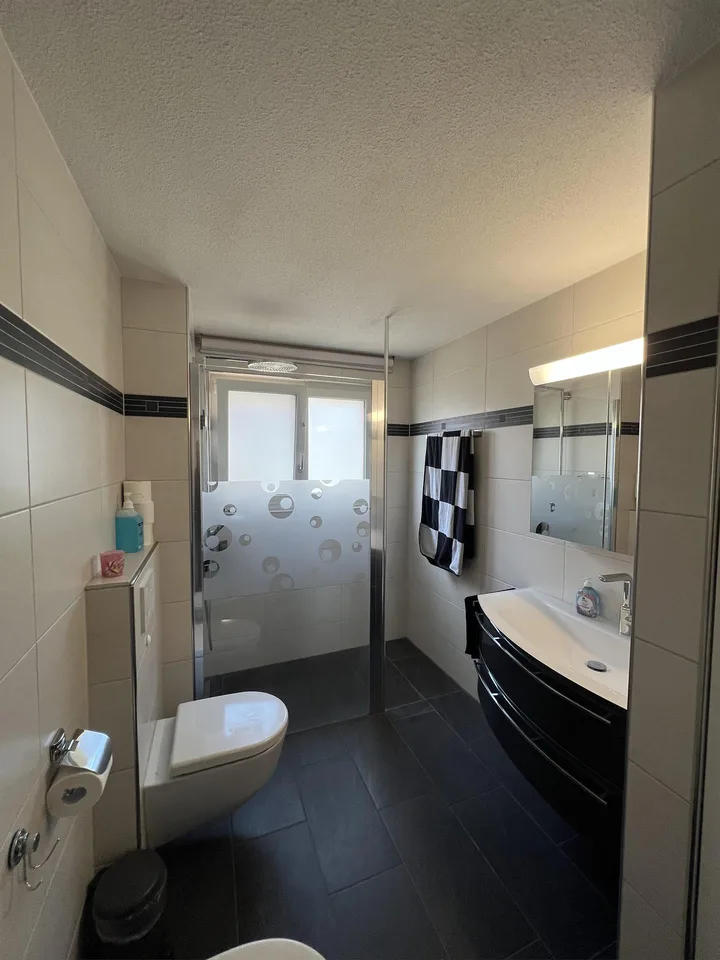 Lichtdurchflutete großzügige 4,5 Zimmer Wohnung mit Terasse zu verkauf – Foto 11 von 17