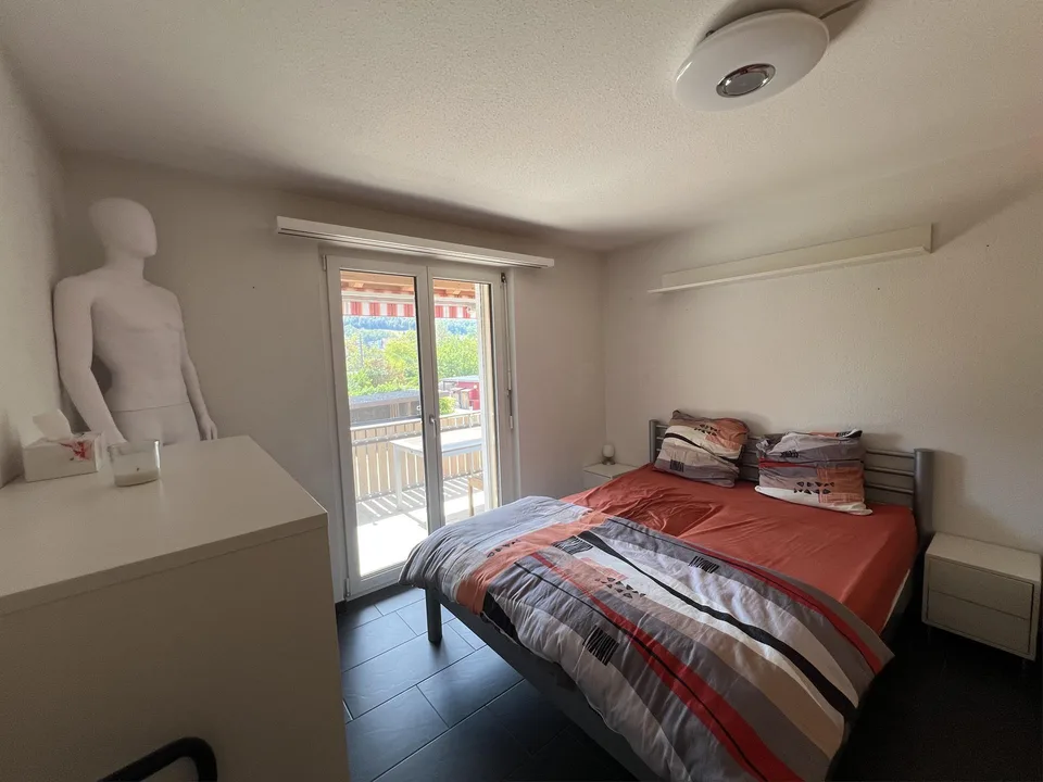 Lichtdurchflutete großzügige 4,5 Zimmer Wohnung mit Terasse zu verkauf – Foto 14 von 17