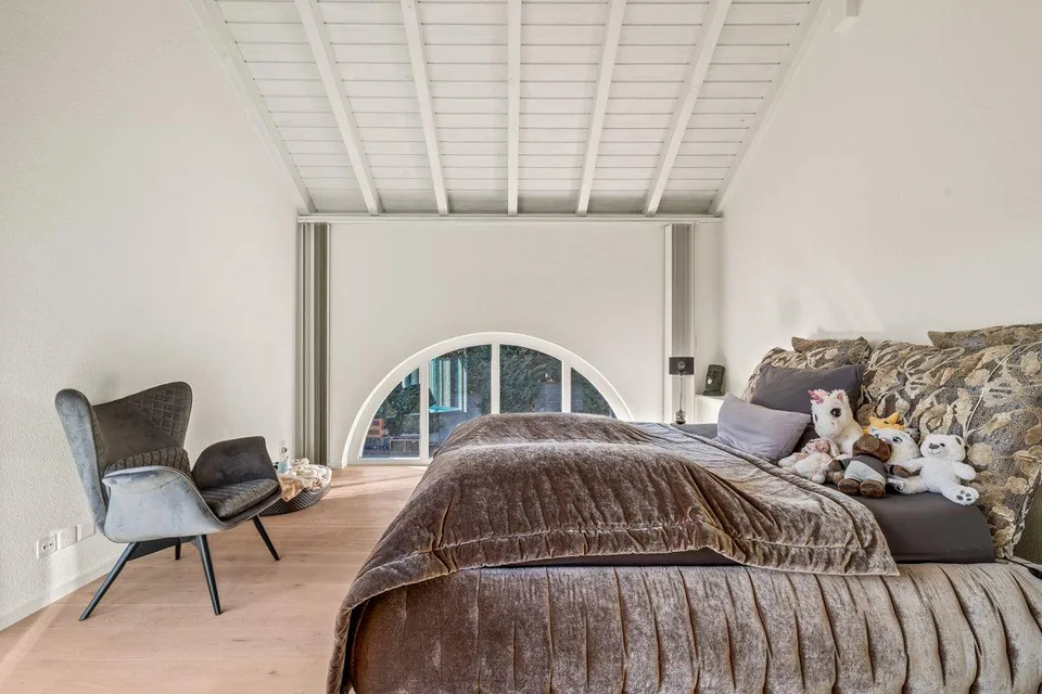 EXKLUSIVE VILLA MIT POOL | 285 m² WOHNFLÄCHE | 1'058 m² GRUNDSTÜCK – photo 10 of 13