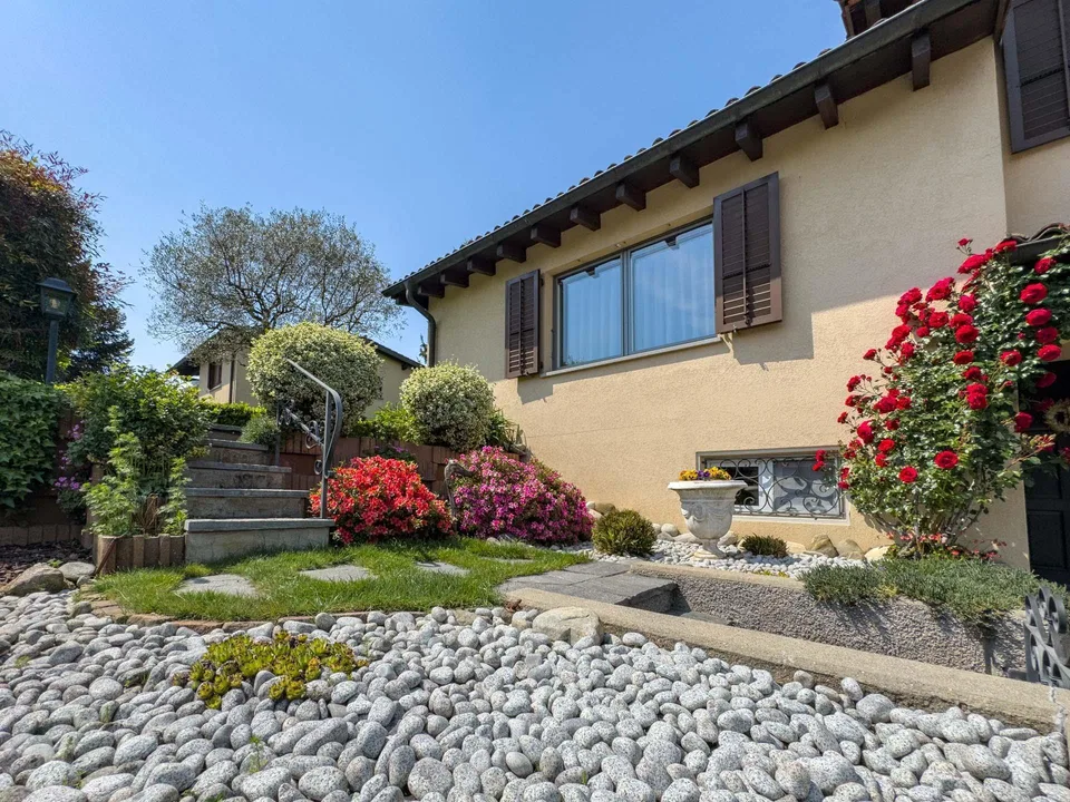 Elegante casa con giardino a Collina d’Oro – foto 13 di 16