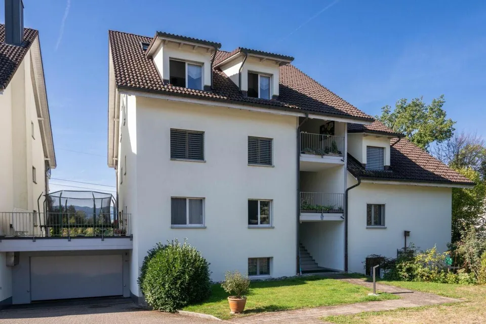 Grosse Dach-Maisonettewohnung mit Fernsicht – Foto 2 von 17