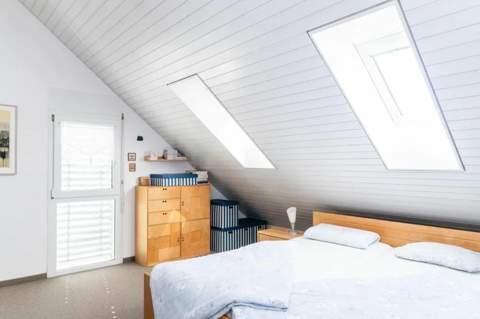 Grosse Dach-Maisonettewohnung mit Fernsicht – Foto 13 von 17
