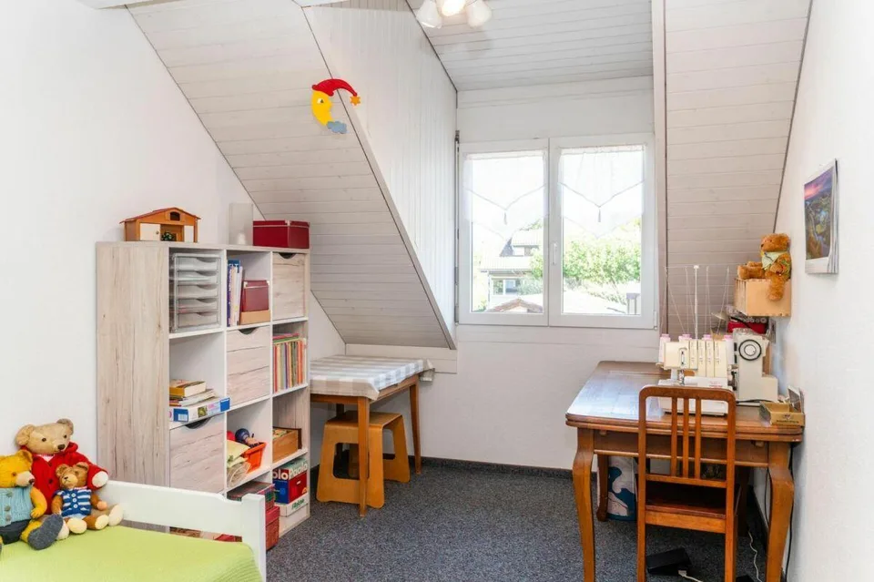 Grosse Dach-Maisonettewohnung mit Fernsicht – Foto 10 von 17