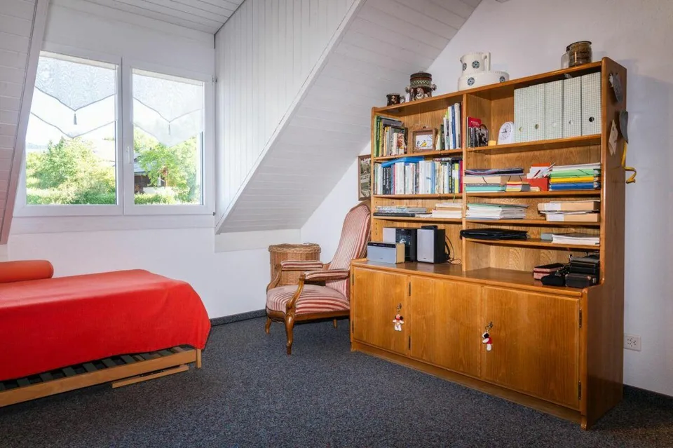 Grosse Dach-Maisonettewohnung mit Fernsicht – Foto 9 von 17