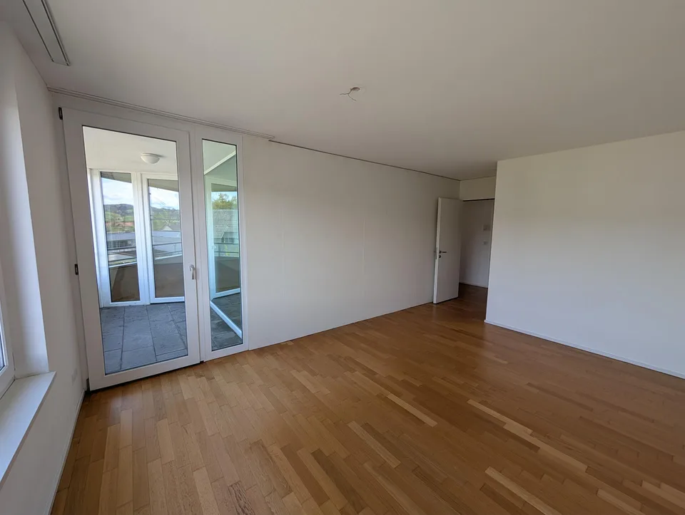 Grosszügige und helle 3.5-Zimmer Wohnung